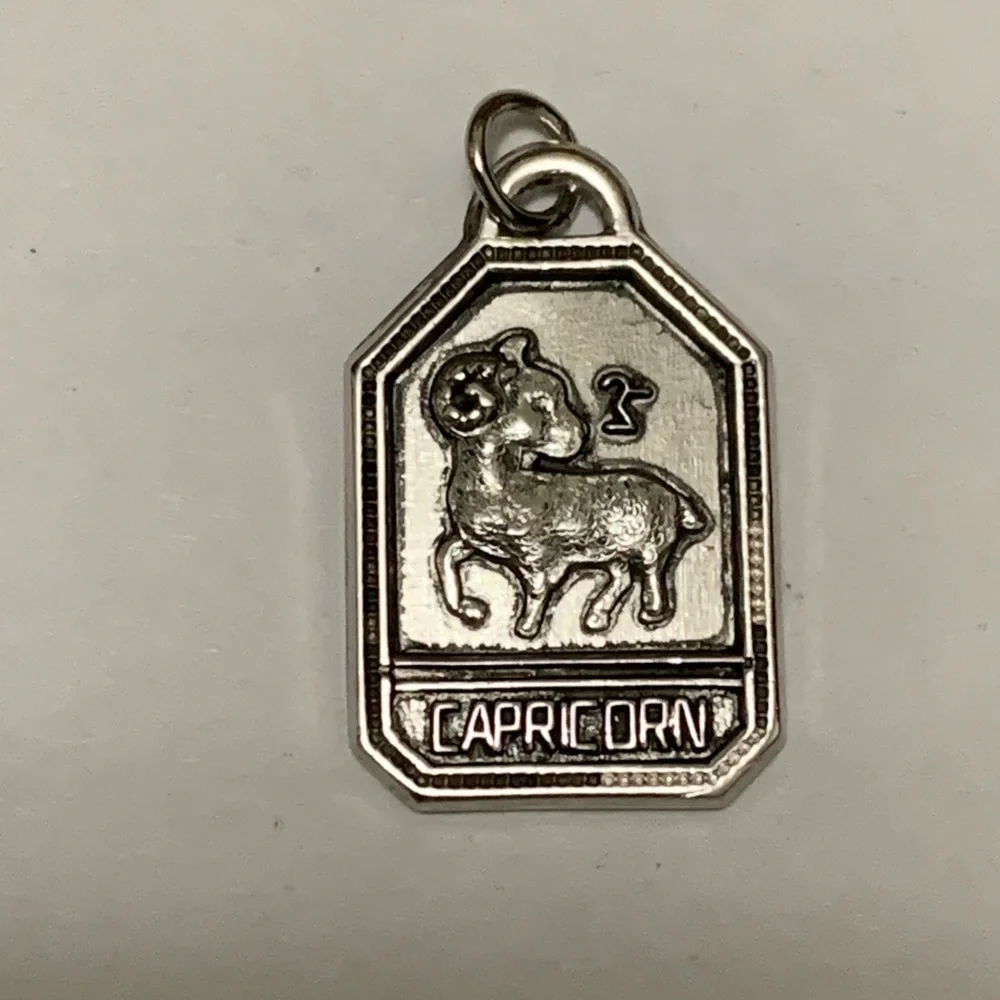 CAPRICORN zodiac pendant-charm with 18” chain New Vintage sterling silver - Picture 7 of 10